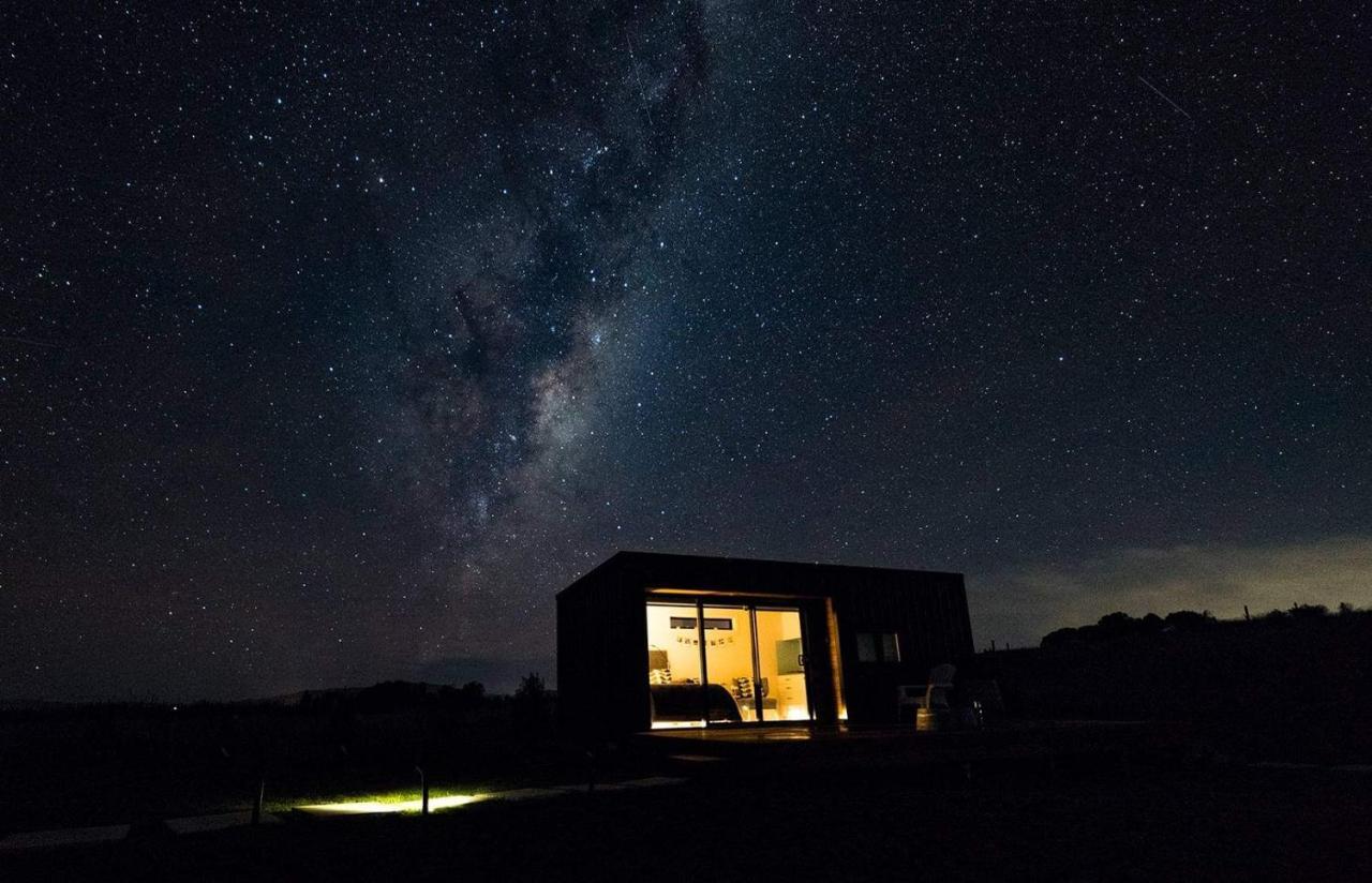 Romantic Vineyard Getaway Waipara Exterior photo